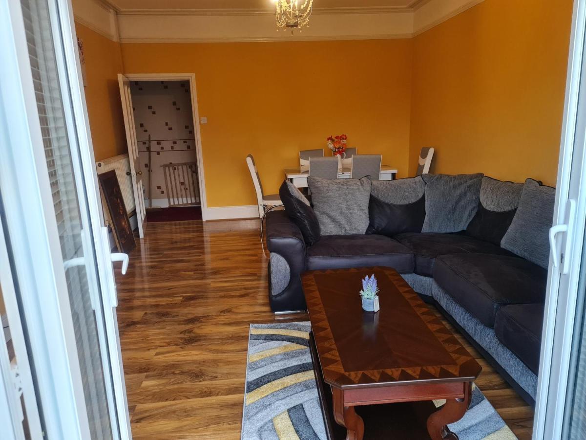 فيلا 4Br Sea View Escape-Near Snowdonia& Coastal Trails Penmaen-mawr المظهر الخارجي الصورة